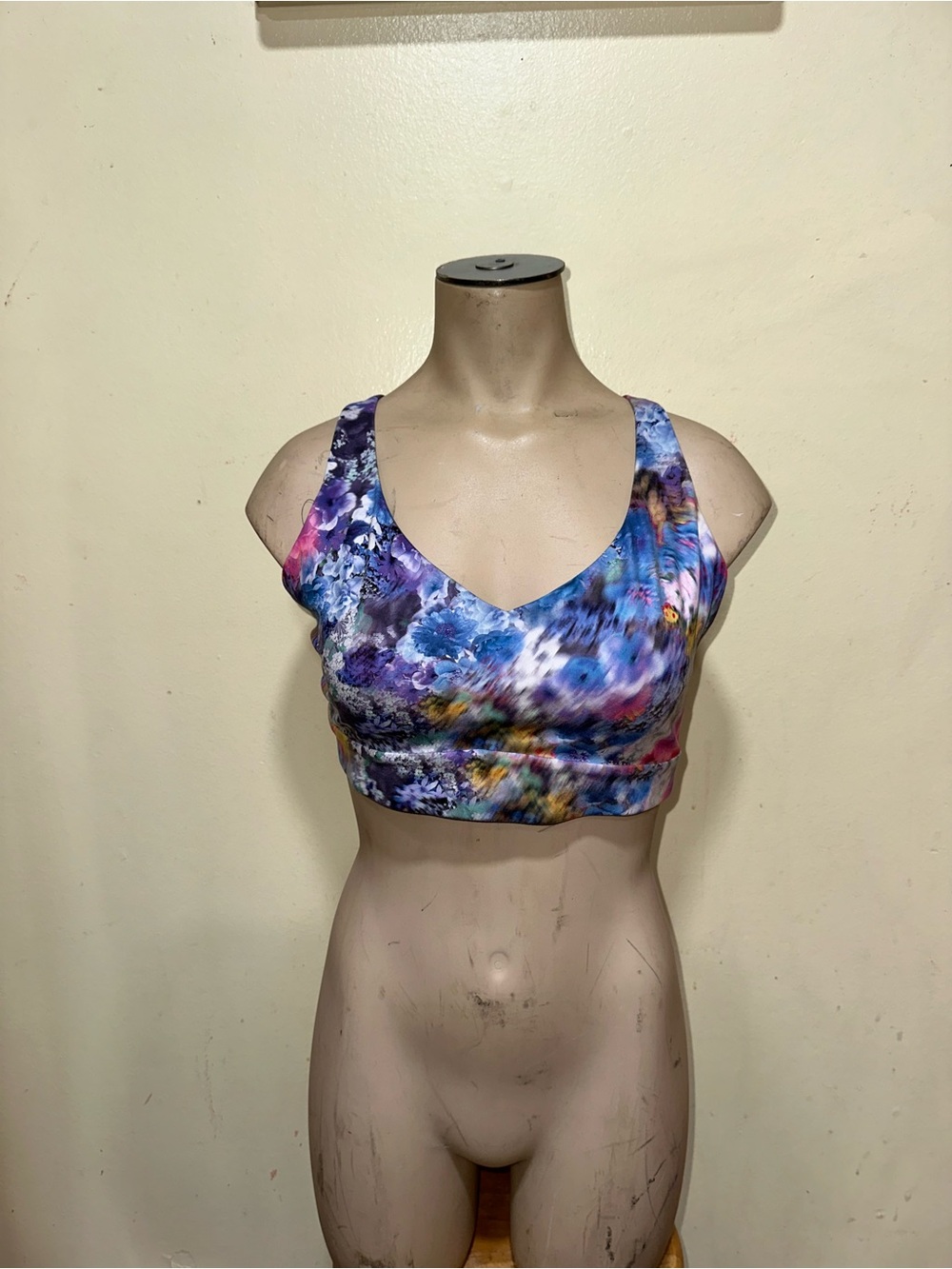 Woman’s Athleta athletic sports bra